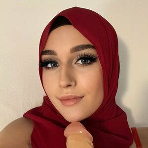 Fareeha bakir solo  She is an TikTok and Instagram popular star